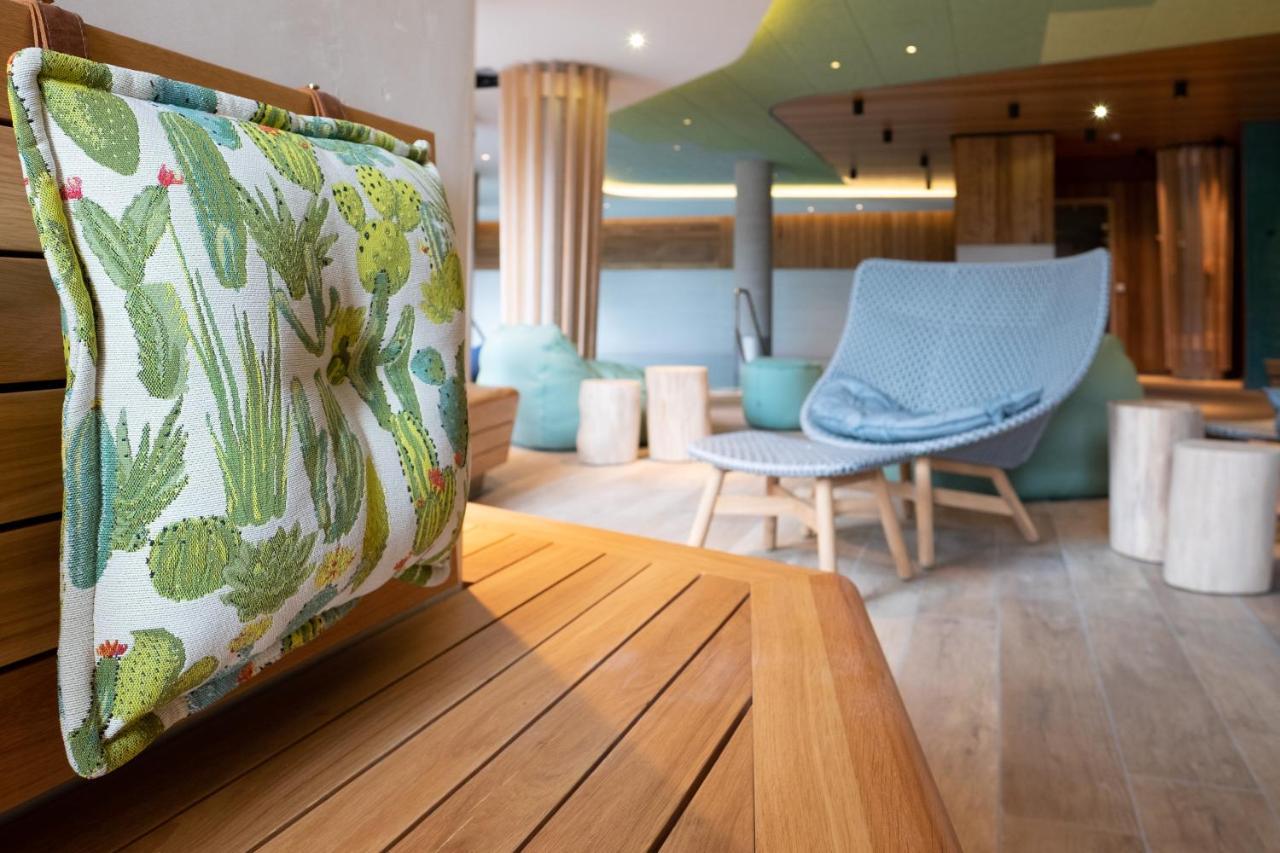 Das James Flensburgo Esterno foto The interior of the new spa at The Dorchester