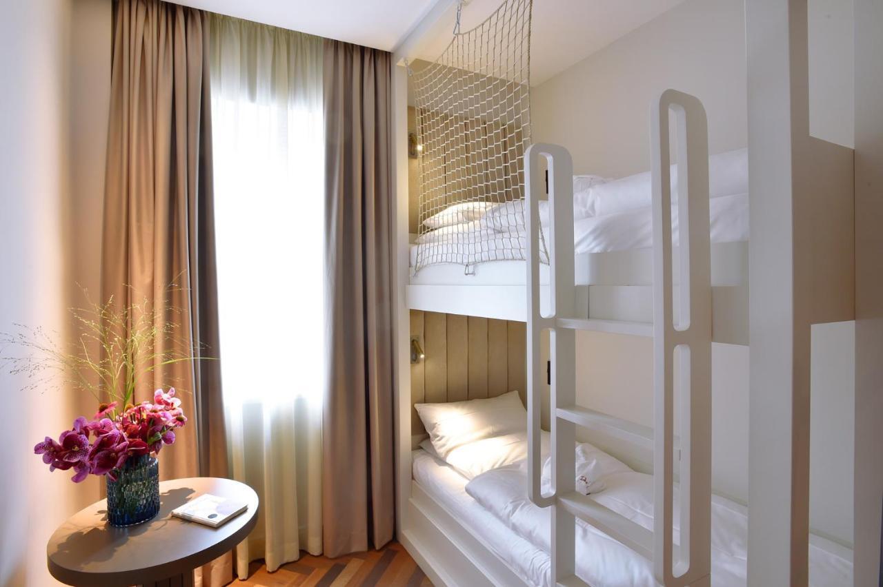 Das James Flensburgo Esterno foto A room at the hotel