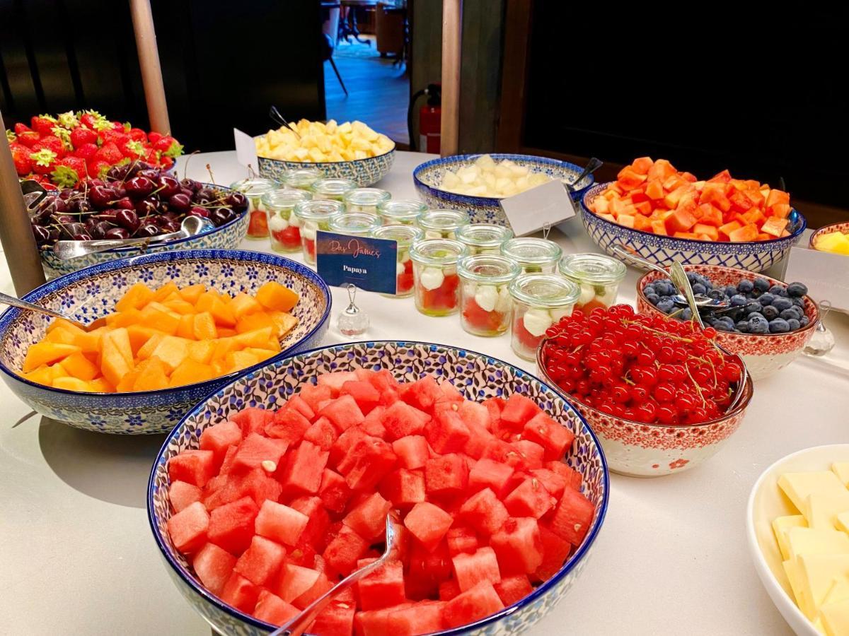 Das James Flensburgo Esterno foto Fruit salad